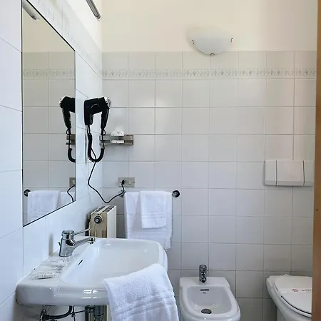 Al Gallo Trattoria E Hotell Alfonsine